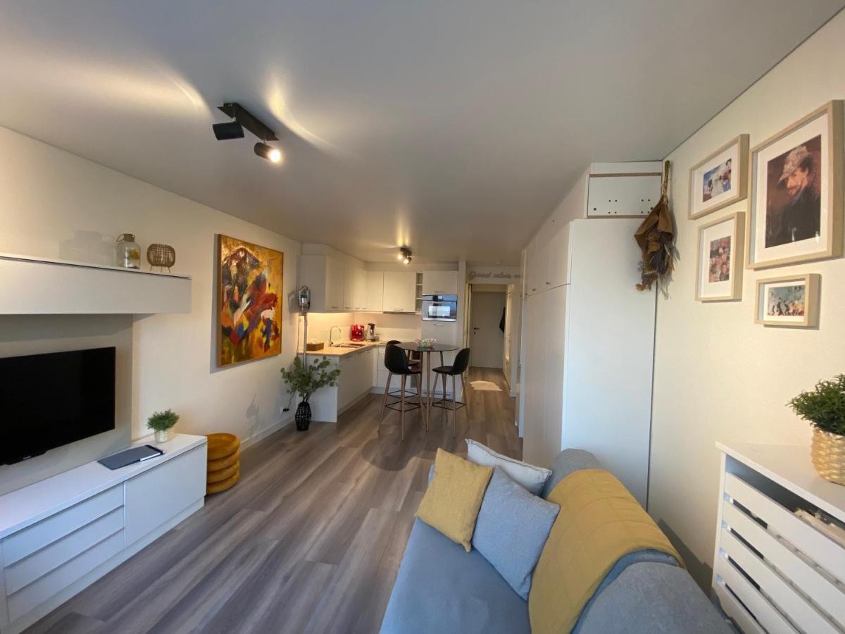 Moderne studio aan zee Appartement Oostende Buitenkant foto