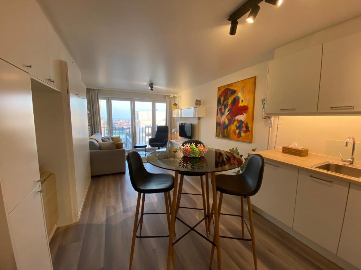 Moderne studio aan zee Appartement Oostende Buitenkant foto